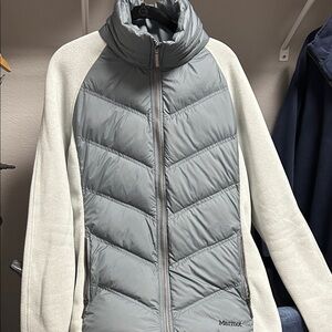 Marmot Women's Gray and Cream Puffer Jacket